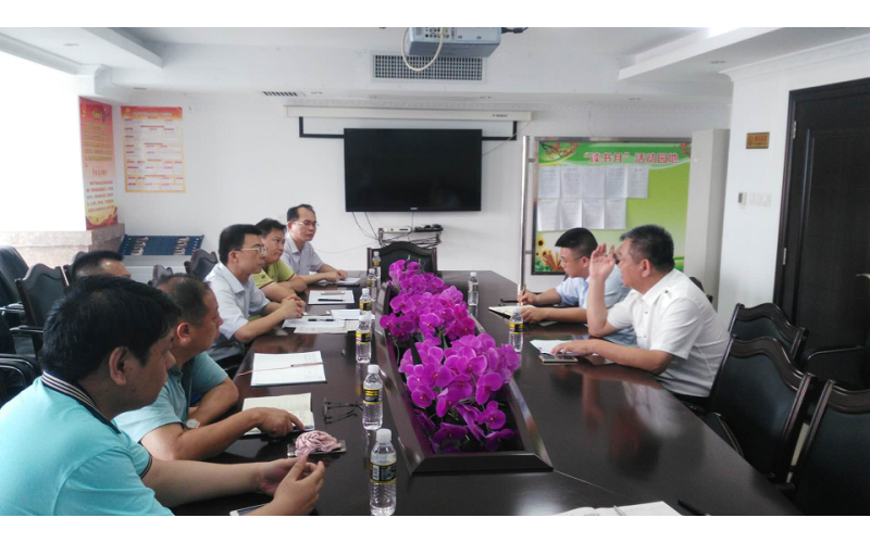 联合资产公司纪委书记王德海带队到德信公司开展工作调研