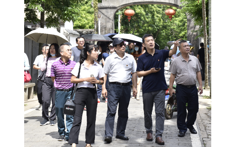 联合资产机关党支部组织到施茶村开展主题党日活动