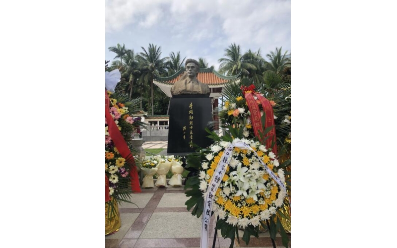 小贷党支部开展党史学习教育“缅怀革命先烈 弘扬烈士精神”主题党日活动